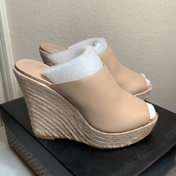 EUC Charles David Andes Tan Wedge Sandals - Picture 4 of 10